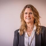 Birthe Kottmann aus Dortmund ist Therapeutin für Systemische Einzel-, Paar- und Familientherapie. In „Beziehungsweise“ beantwortet sie Fragen, die Singles und Alleinstehende beschäftigen.
