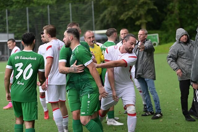 Viele Unterbrechungen, viele Diskussionen: Das Kreispokalspiel im Katzenbusch war nichts für schwache Nerven. Nach 3:0-Führung unterlag GWE mit 3:5.