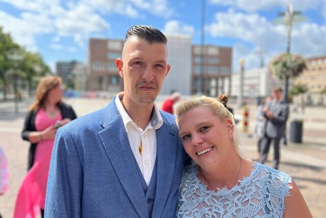 Donato und Andrea Incampo vor dem Alten Stadthaus in Dortmund.