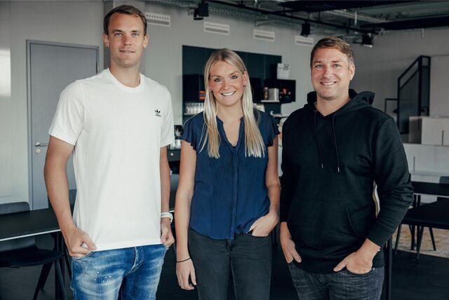 Manuel Neuer (links) hat ein Food-Startup in Dorsten gegründet. Mit dabei: Julia Schlotmann-Honsel (Mitte, Mitglied im Aufsichtsrat) und Jan Driessen (rechts, Mitgründer).