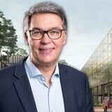 Dortmunds OB Thomas Westphal vor einem Entwurf für die Speicherstraße in Hafen (Montage)