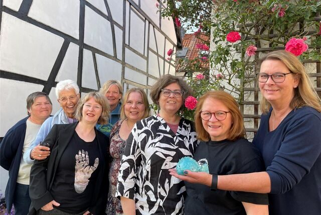 Brigitte Heyse, Hanne Leinweber, Anke grau, Martina Weller, Conny Cintosun, Gabi Dahl, Mechthild Hetterscheidt und Martina Neumann im Alten Dorf Westerholt.