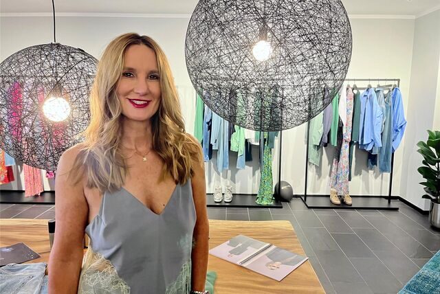 Das Foto entstand, nachdem Alexandra Jander ihre Luxus-Boutique „About Alexa“ im August 2023 eröffnet hatte.