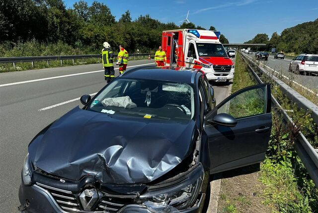 Zwei Autos sind am Freitagnachmittag auf der A31 in Dorsten kollidiert.