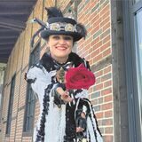 Eine Steampunk-Dame mit Rose