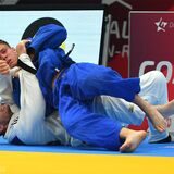Der Dattelner Judoka Tom Droste (blauer Anzug) bei der Deutschen Mannschafts-Meisterschaft im Mixed mit Team.
