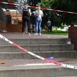 An der Ecke Bornstraße / Bergmannstraße ist es am Dienstagvormittag (15.8.) zu einem Messerangriff gekommen. Ermittler der Polizei sicherten die Spuren vor Ort.