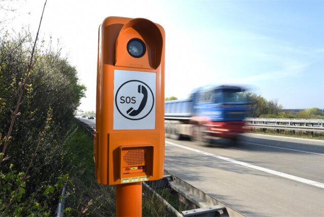 Solche Notrufsäulen kennt man bisher von Autobahnen. Moderne Versionen davon, unter Umständen noch mit Videoüberwachung und Defibrillator ausgestattet, möchte die CDU in Castrop-Rauxel aufstellen lassen.
