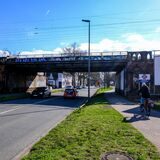Die Eisenbahnbrücke an der Herner Straße in Recklinghausen.