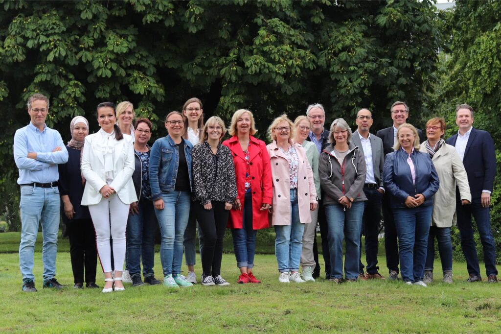 Das Team des Brustzentrums Kreis Recklinghausen arbeitet fachübergreifend für maximale Therapieerfolg bei Brustkrebs. Das Team des Brustzentrums Kreis Recklinghausen arbeitet fachübergreifend für maximale Therapieerfolg bei Brustkrebs.