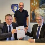 Halterns Bürgermeister Andreas Stegemann (l.), Helmut Lampe (Leiter Ordnungsamt) und Joachim Eschemann (Leiter der SiKo Ruhr) bei der Beitrittserklärung in diesem Jahr.