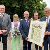 Jan Jülkenbeck (Obermeister der Maler- und Lackiererinnung Mittleres Ruhrgebiet), das Unternehmer-Ehepaar Margret und Ludger Röwer, Peter Schuchart (Geschäftsführer Maler- und Lackierer Innungsverband Westfalen) und Landesinnungsmeister Dietmar Arle (v.l.).