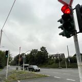 Die Baustellen-Ampelanlage an der Kreuzung von Dortmunder Straße, Wakefieldstraße und Vincennesstraße in Frohlinde