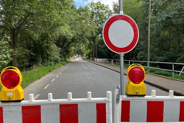 Komplett gesperrt ist die Luisenstraße im Bereich der Hambach-Brücke.