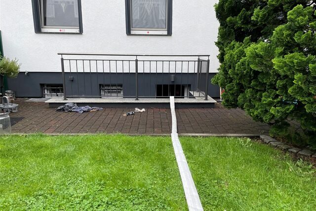 Schon wieder vollgelaufene Keller in den Aapwiesen: Ickerner sind vom Unwetter in der Nacht zu Donnerstag erneut heimgesucht worden. Schon vor acht Wochen hatten einige von ihnen den Keller voll.