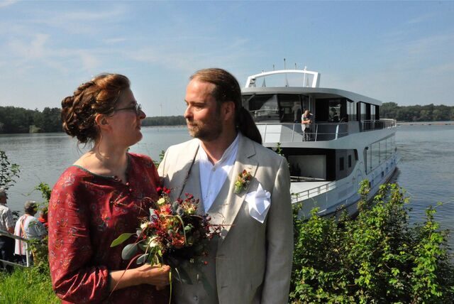 Barbara und Norbert Jömann haben sich auf der neuen „Möwe“ in Haltern das Ja-Wort gegeben.