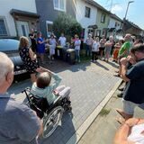 Bewohner des Ickerner Viertels in den Aapwiesen Ende August 2023 bei einem Zusammentreffen. Viele der 50 Anwesenden und weitere hatten die Keller voll Wasser.