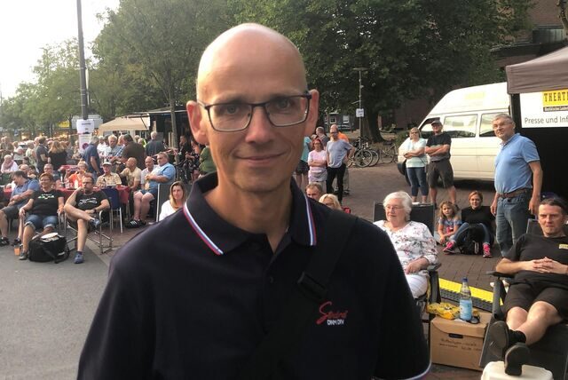Gute Stimmung beim Bürgerpicknick am 19. August 2022 in Ickern auf dem Marktplatz. Marc Frese wird auch diesen Freitag wieder vorne stehen und den Abend und damit Ickern | Feste | Feiern 2023 eröffnen.
