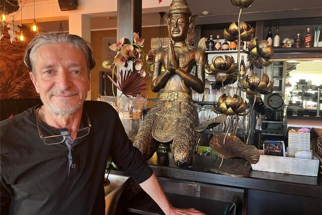 Gastronom Andreas Winkler am Tresen seines Lokals „Mayuree“
