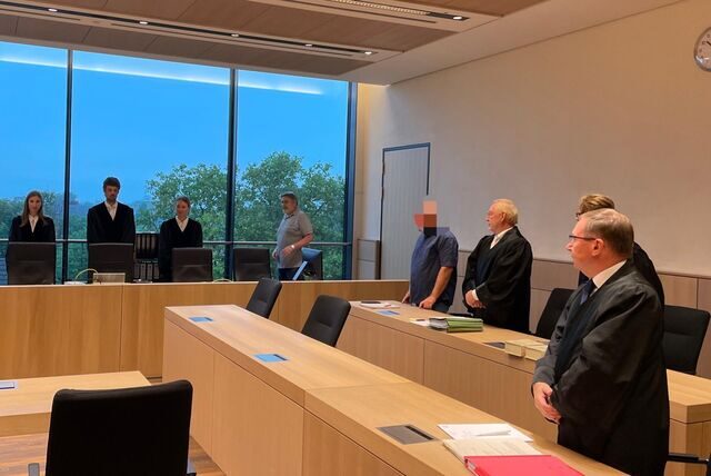 Ein Arzt (59) aus Herne stand seit Ende August in Bochum vor Gericht. Es ging um mutmaßlichen Abrechnungsbetrug in Zusammenhang mit der häuslichen Betreuung sterbenskranker Patienten in Pflegeheimen.