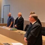 Ein Arzt (59) aus Herne stand seit Ende August in Bochum vor Gericht. Es ging um mutmaßlichen Abrechnungsbetrug in Zusammenhang mit der häuslichen Betreuung sterbenskranker Patienten in Pflegeheimen.