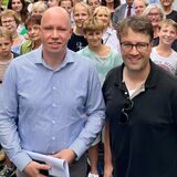 Rund 40 Gartenstadt-Anwohner und Anwohnerinnen waren spontan zu einem Treffen gekommen, um über die Verkehrsproblematik in ihrem Quartier zu sprechen. Zu den Wortführern gehören Holger Diener (l.) und David Juncke.