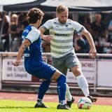 Daniel von der Ley (r.) unterlag mit dem FC Nordkirchen dem TuS Hltrup.