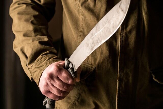 Drei Männer (21, 21 und 23) aus Herne sollen auf den Straßen der Innenstadt monatelang Marihuana-Geschäfte abgewickelt haben. Bei einer Razzia wurde auch eine Machete entdeckt. (Symbolbild)