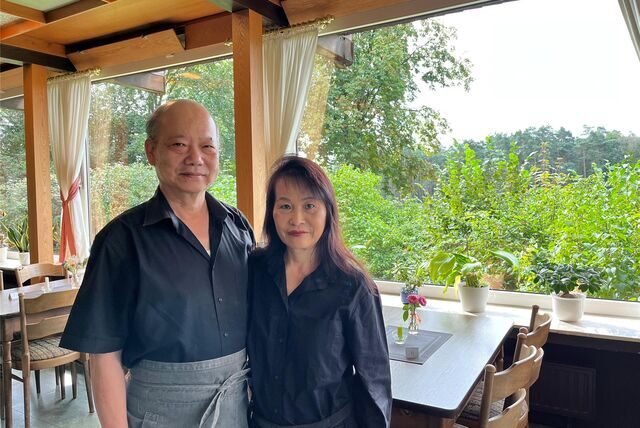Sek Heang und Chin Tou im Saal der Waldschenke Hohe Mark