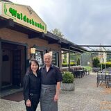 Die Waldschenke schreibt sich bewusst mit „e“ statt mit „ä“. Denn die frühere Wirtin, Tante Klara, wies niemanden ab, wenn er Hunger oder Durst hatte. Milch oder Brot gab es auch mal geschenkt.