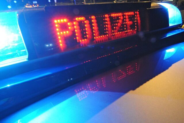 Ein Polizeifahrzeug.