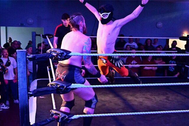 Spektakuläre Bilder wie dieses entstanden beim Wrestling-Event in Marl.