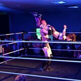 Rund 150 Zuschauer erlebten im Jugendzentrum Hagenbusch eine spektakuläre Wrestling-Show.