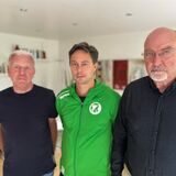 Gehen zum Thema „Sexualisierte Gewalt“ in die Offensive: Wolfgang Raulf, 1. Vorsitzender des TuS Borussia Höchsten (r.), der zweite Vorsitzende Detlef Austermann (l.) und der Leiter der Handball-Abteilung Thomas Henkel.