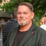 Oberbürgermeister Thomas Westphal, Jan Schröder (komm. Leiter Jugendamt), Franca Ziborowius (Frauenberatungsstelle Dortmund) und der Nachtbeauftragte Chris Stemann.