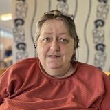 Anke Gerhardt im Flur des Pflegeheims.
