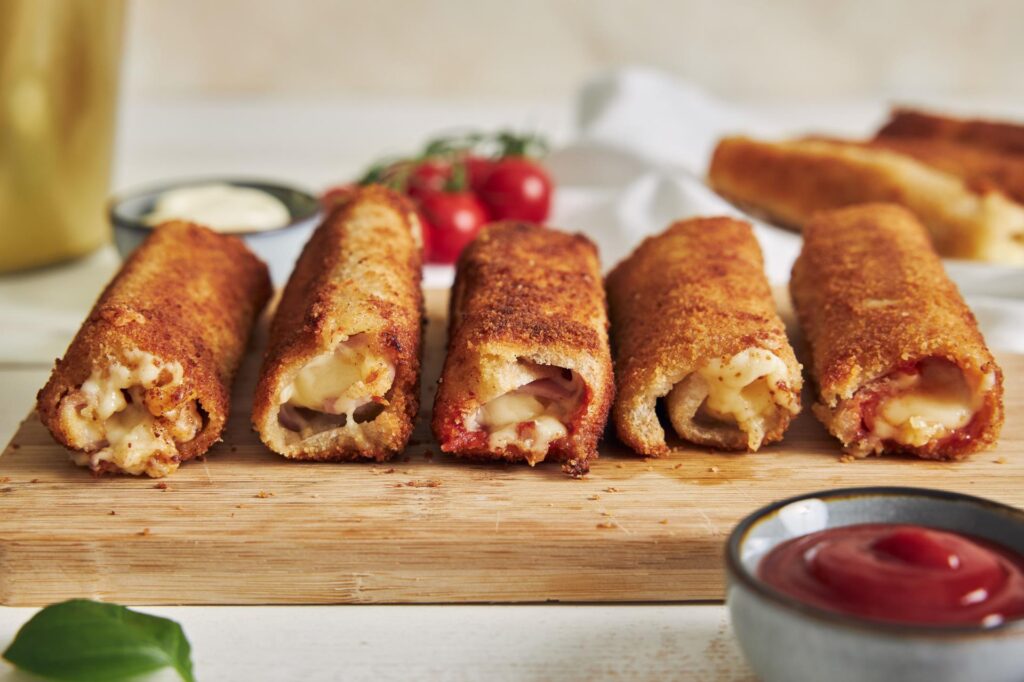 gerollte toasts mit käse füllung