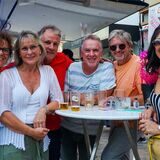 Besucherinnen und Besucher bei „Rock’n’Roll am Kreisverkehr“ in Recklinghausen-Suderwich