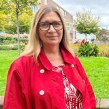 Heike Wulf arbeitet als selbstständige Stadtführerin in Dortmund. Am Stadtgarten, wo sich häufig Menschen aufhalten, die der Drogenszene zugeordnet werden, fühlt sie sich nicht immer sicher.