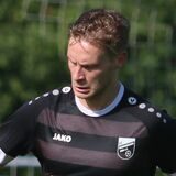 Luca Gennermann mit Ball am Fuß.