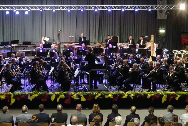 Das Musikkorps der Bundeswehr spielte ein Benefizkonzert zugunsten des Fördervereins für die Jugend in der Blasmusik Wulfen.