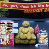 Szene aus „Der gute Mensch von Sezuan – Die Ware Liebe“