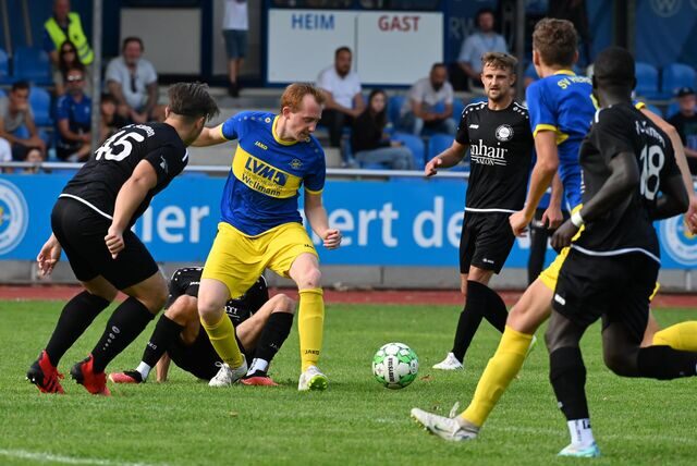 Patrick Sobbe (SV Herbern) am Ball