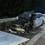 Ein Auto ist auf der A31 bei Dorsten während der Fahrt in Flammen aufgegangen.