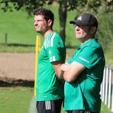 Bausenhagens Trainer Bastian Hoffmann (l.) – hier mit Co-Tainer Uli Neuhaus – hofft, dass er die Punkte aus dem Cappenberg-Spiel behalten darf.
