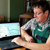 Ludger Winkelkotte zeigt die Google Maps Route.