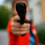 Knapp zwölf Jahre nach einem Pistolen-Überfall auf Geldboten in Recklinghausen beginnt die  Tätersuche aufs Neue. (Symbolbild)