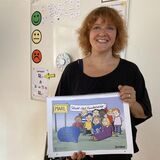 Stefanie Bull präsentiert den Marler Kinderrechtekalender