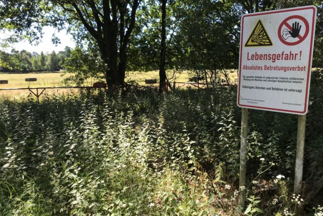 Abseites der asphaltierten Panzerstraße gilt weiterhin: Betreten verboten!