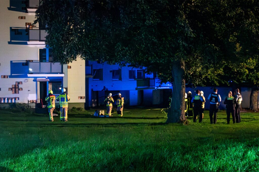 Polizei und Feuerwehr konnten die Brandursache bisher nicht feststellen. Die Ermittlungen dauern an. Polizei und Feuerwehr konnten die Brandursache bisher nicht feststellen. Die Ermittlungen dauern an.